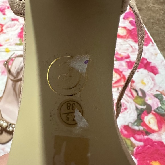 Chinese Laundry Pearled Heels - Picture 6 of 8